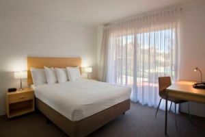 Best Western Plus Ascot Serviced Apartments - Accommodation Main Beach