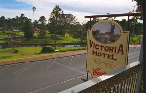 Victoria Hotel - Accommodation Main Beach