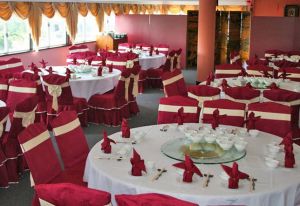 Golden Boat Chinese Restaurant - Accommodation Main Beach